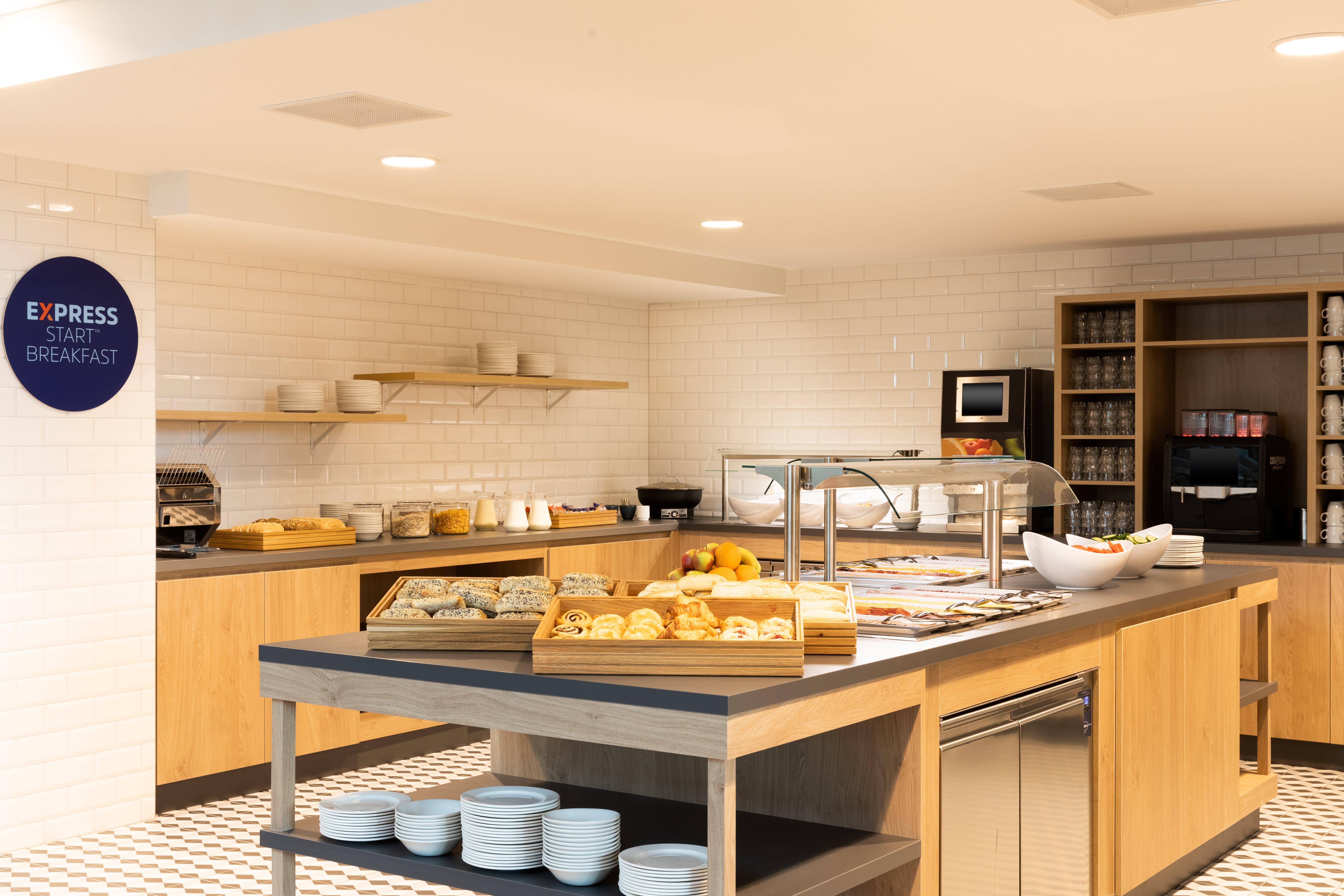 Holiday Inn Express Amsterdam - North Riverside By Ihg Esterno foto